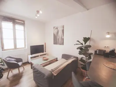 Télévision ou salle de divertissement dans l'établissement AppartementCosy, cœurdeSouillac tidordognehomes