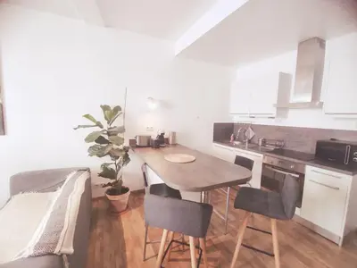 Cuisine ou kitchenette dans l'établissement AppartementCosy, cœurdeSouillac tidordognehomes