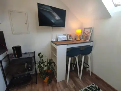 Télévision ou salle de divertissement dans l'établissement AgréableStudio, cœurdeSouillac, tidordognehomes