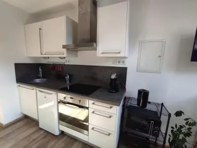 Cuisine ou kitchenette dans l'établissement AgréableStudio, cœurdeSouillac, tidordognehomes