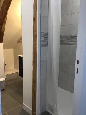 Salle de bains dans l'établissement Appartement Sous les Etoiles pour 6 personnes