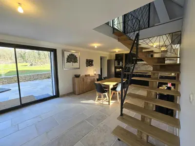 Plan de l'établissement Maison climatisée avec piscine privée, wifi et parking, animaux bienvenus - FR-1-616-456