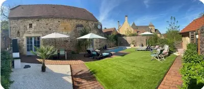 Jardin de l'établissement La Grange Périgord - Sarlat - Piscine privée