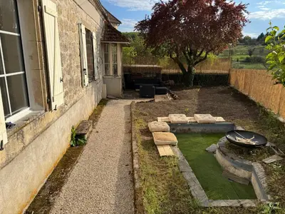 Jardin de l'établissement La Bel'Chéri, belle maison de caractère en Dordogne