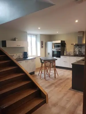 Cuisine ou kitchenette dans l'établissement Maison de campagne Le Bouchatel