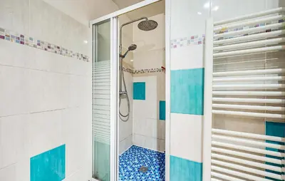 Salle de bains dans l'établissement Gorgeous Home In Terrasson-Lavilledieu