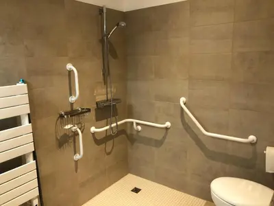 Salle de bains dans l'établissement Domaine de mandrin