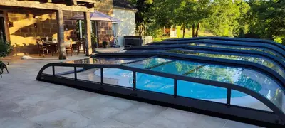 Piscine de l'établissement SensAura ou située à proximité