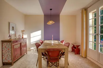 Coin salon dans l'établissement Maison 3 ch calme, jardin, Le nid des Chênes