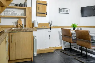 Cuisine ou kitchenette dans l'établissement House With View In The Heart Of Auvergne