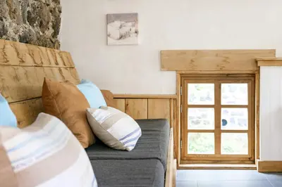 Coin salon dans l'établissement House With View In The Heart Of Auvergne