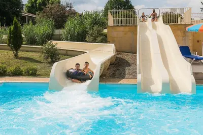 Piscine de l'établissement Camping Les Truffières de Dordogne - Maeva ou située à proximité