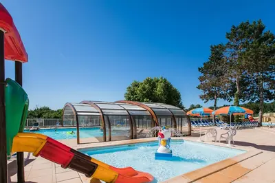 Piscine de l'établissement Camping Les Truffières de Dordogne - Maeva ou située à proximité