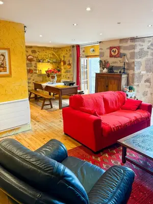 Coin salon dans l'établissement Maison de Village au cœur de Laroquebrou
