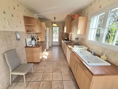 Cuisine ou kitchenette dans l'établissement Gîte de charme avec cheminée en Dordogne - FR-1-616-466