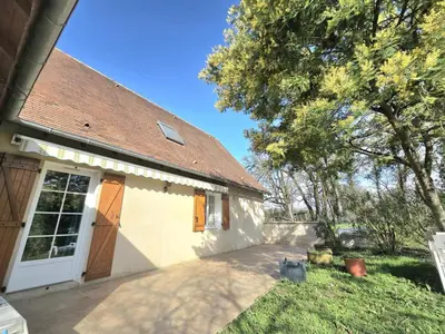 Jardin de l'établissement Gîte de charme avec cheminée en Dordogne - FR-1-616-466