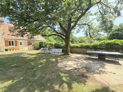 Jardin de l'établissement Gîte de charme avec cheminée en Dordogne - FR-1-616-466
