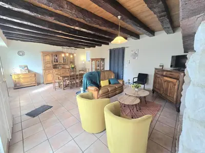 Télévision ou salle de divertissement dans l'établissement Gîte de charme avec cheminée en Dordogne - FR-1-616-466