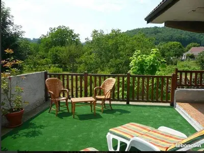 Vue générale sur la montagne ou vue sur la montagne depuis la maison de vacances