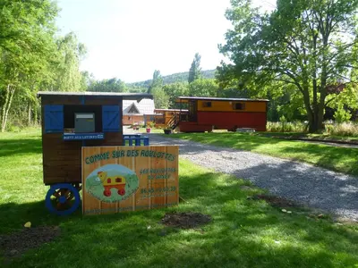 Jardin de l'établissement Comme Sur Des Roulottes