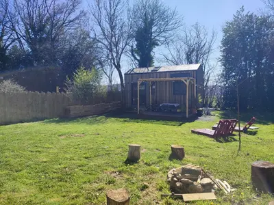 Jardin de l'établissement tiny house Cantal