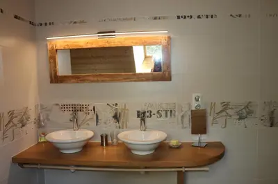 Salle de bains dans l'établissement La Fermette de Loucheyre