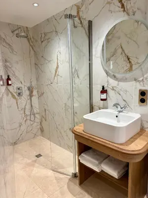 Salle de bains dans l'établissement Hôtel Maison Turenne
