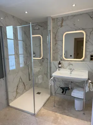 Salle de bains dans l'établissement Hôtel Maison Turenne
