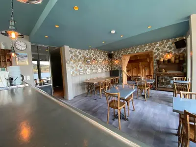 Restaurant ou autre lieu de restauration dans l'établissement Auberge du lac de Guéry
