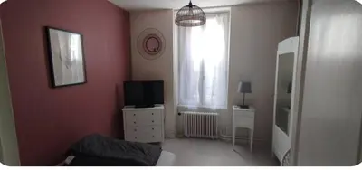 Télévision ou salle de divertissement dans l'établissement Villa Mon Repos 1