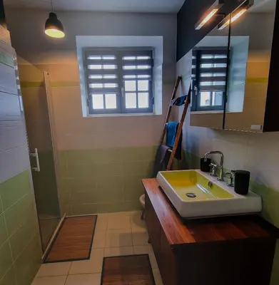 Cuisine ou kitchenette dans l'établissement Ces jours en Corrèze - Cosnac