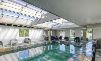 Piscine de l'établissement Le Paradis ou située à proximité