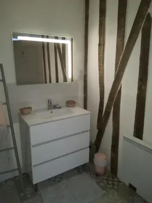 Salle de bains dans l'établissement Le Libération
