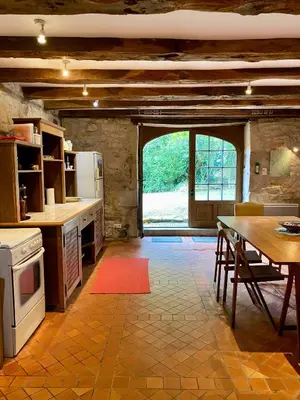 Cuisine ou kitchenette dans l'établissement Les Maratoux