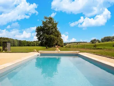 Piscine de l'établissement Charming Holiday Home with Private Pool ou située à proximité