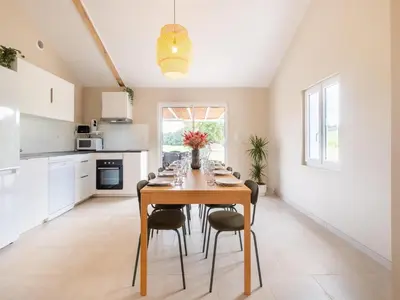 Cuisine ou kitchenette dans l'établissement Charming Holiday Home with Private Pool