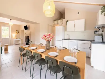 Cuisine ou kitchenette dans l'établissement Charming Holiday Home with Private Pool