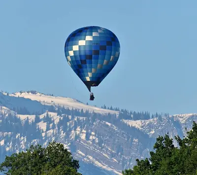 Vue générale sur la montagne ou vue sur la montagne depuis l'appartement