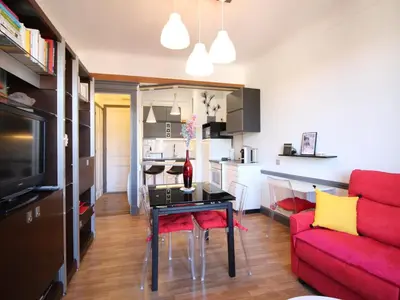 Cuisine ou kitchenette dans l'établissement Appartement T2 centre La Bourboule, 4 pers, Wifi - FR-1-608-285
