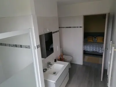 Salle de bains dans l'établissement La Maison de Valie