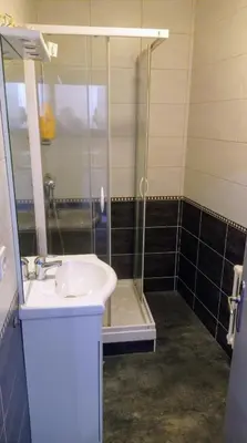 Salle de bains dans l'établissement Les Champs d'Auvergne