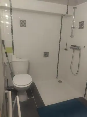 Salle de bains dans l'établissement Mini gite 2à4 personnes Studio 7