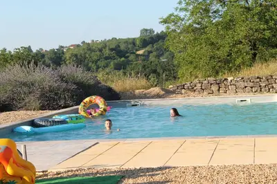 Piscine de l'établissement Relax in Nature Your Cozy, Fully Furnished Bell Tent Awaits ou située à proximité