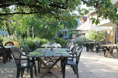 Jardin de l'établissement Relax in Nature Your Cozy, Fully Furnished Bell Tent Awaits