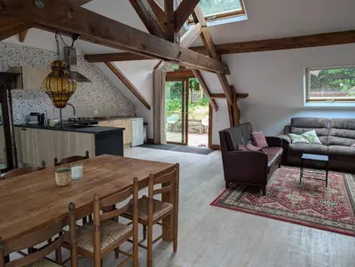 Cuisine ou kitchenette dans l'établissement Ruim appartement dichtbij Bourganeuf