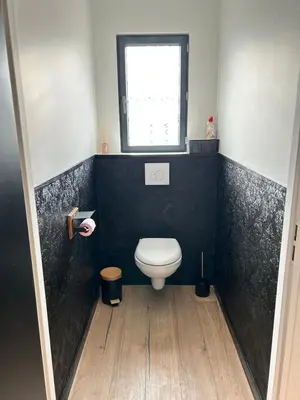 Salle de bains dans l'établissement Superbe pavillon 4 chambres - parking privé - Grande Terrasse au calme - limoges