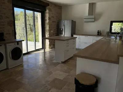 Cuisine ou kitchenette dans l'établissement domaine de Goubert Grande grange