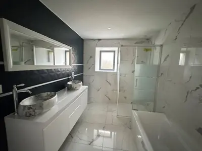 Salle de bains dans l'établissement domaine de Goubert Grande grange