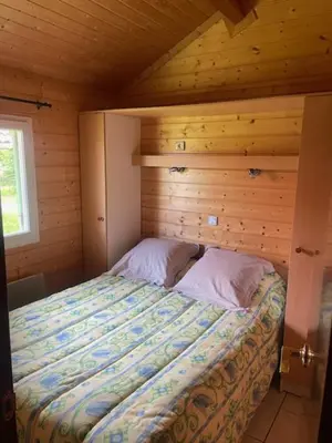 Un ou plusieurs lits dans un hébergement de l'établissement L'Auberge Saint Santin Cantales