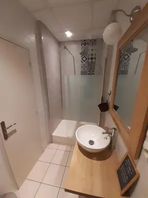 Salle de bains dans l'établissement Entre Lacs et Volcans